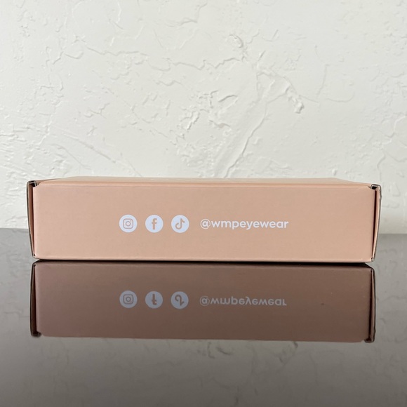 Women’s Sunglasses Brown - Picture 8 of 9